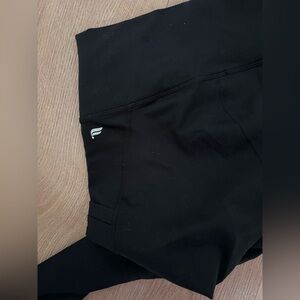 Fabletics women’s capri Black Leggings with mesh details and pockets